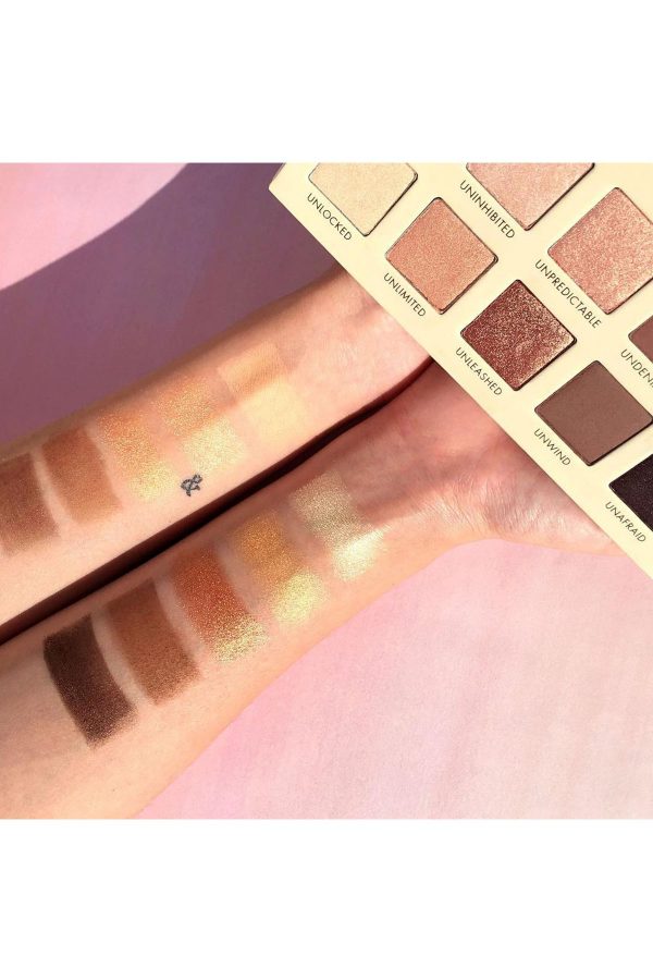 Comprar Lorac, Paleta de sombra Unzipped Gold Eye com mini primer para olhos Behind The Scenes, 16,7 g - Imagem 7