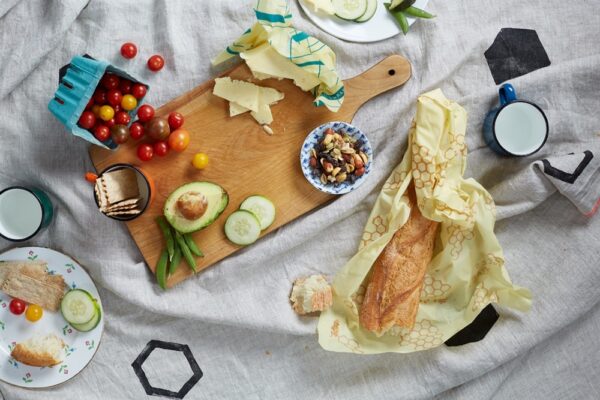 Comprar Alimento reutilizável envolve tamanhos variados Pequeno, médio e grande favo de mel - Pacote 3 Bee's Wrap - Imagem 5