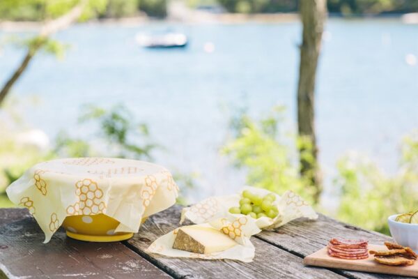 Comprar Alimento reutilizável envolve tamanhos variados Pequeno, médio e grande favo de mel - Pacote 3 Bee's Wrap - Imagem 6